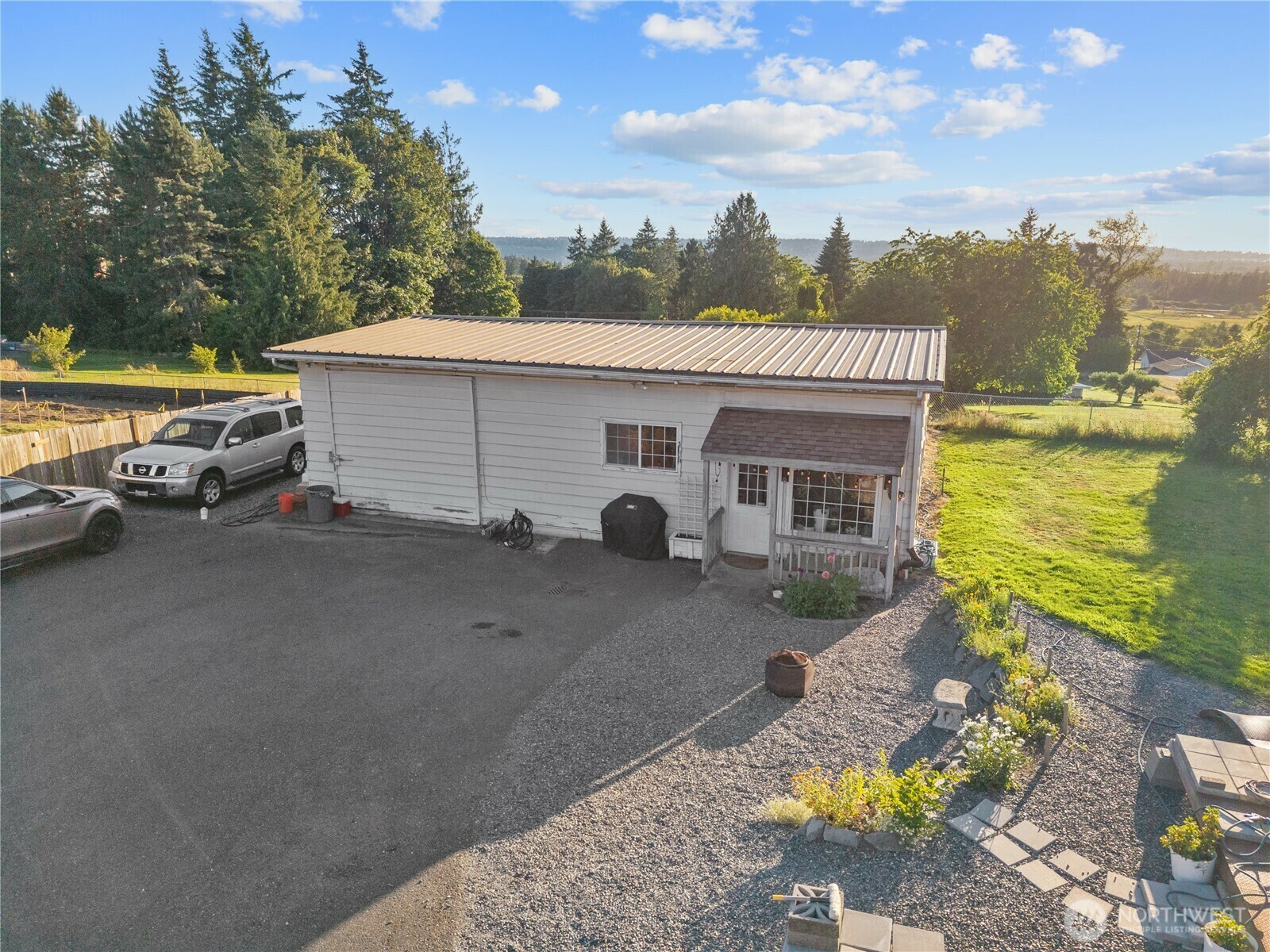 Property Photo:  4716  83rd Avenue SE  WA 98290 