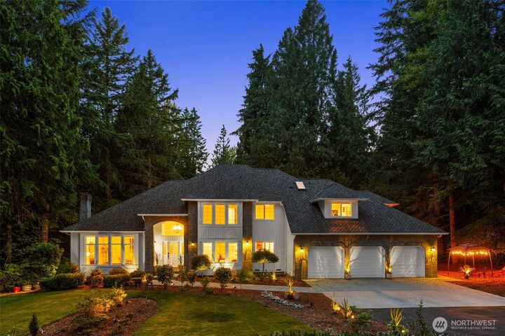 Property Photo: 19619 223rd Avenue NE WA 98077