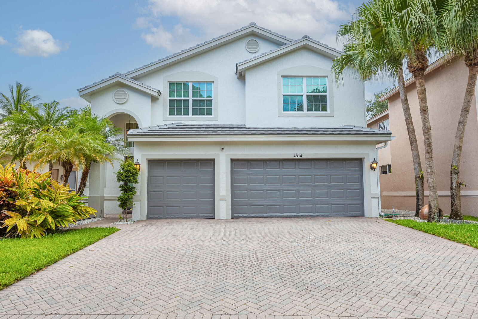 Property Photo:  4814 Modern Drive  FL 33445 