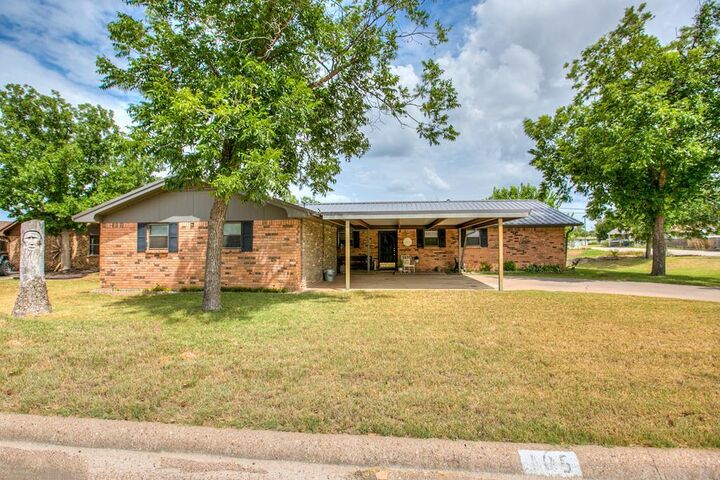 Property Photo:  105 Sargent Ave  TX 76821 