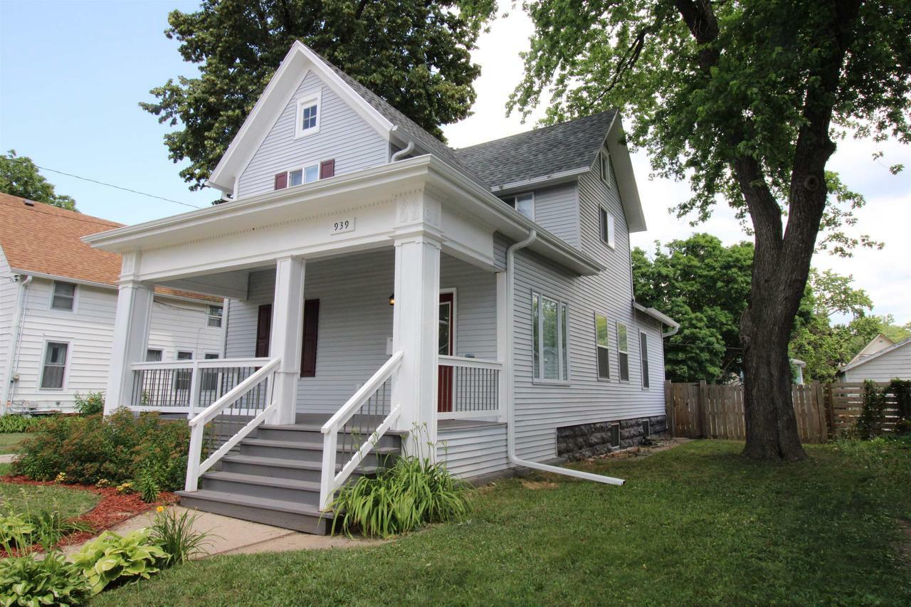 Property Photo:  939 11th Street  WI 53511 