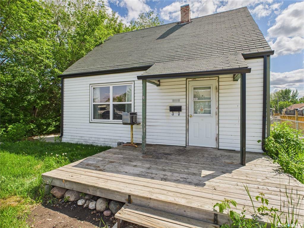 619 7th Street E  Prince Albert SK S6V 0S7 photo
