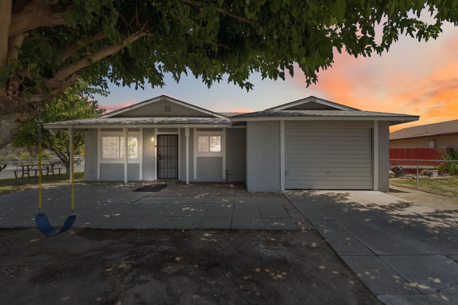 Property Photo: 1288 San Joaquin Avenue CA 93212