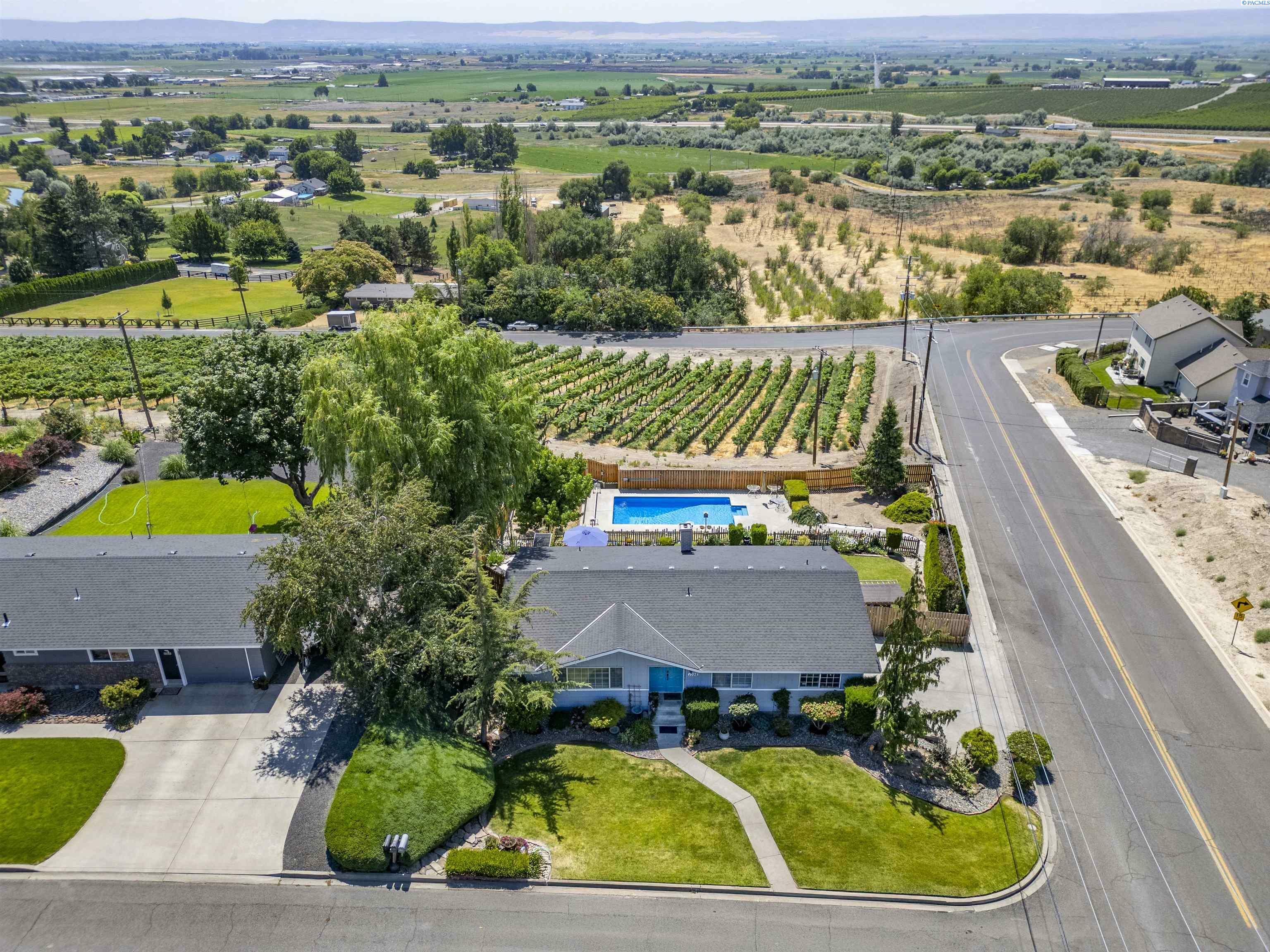 Property Photo:  1398 Upland Drive  WA 98944 