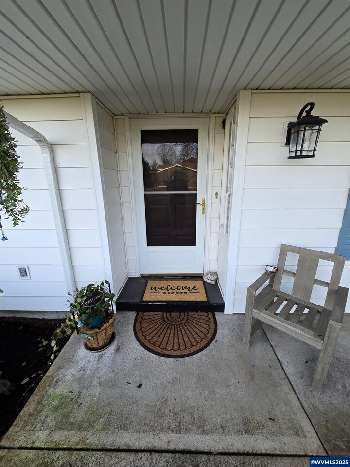 Property Photo:  1104 29th Av SW  OR 97321 