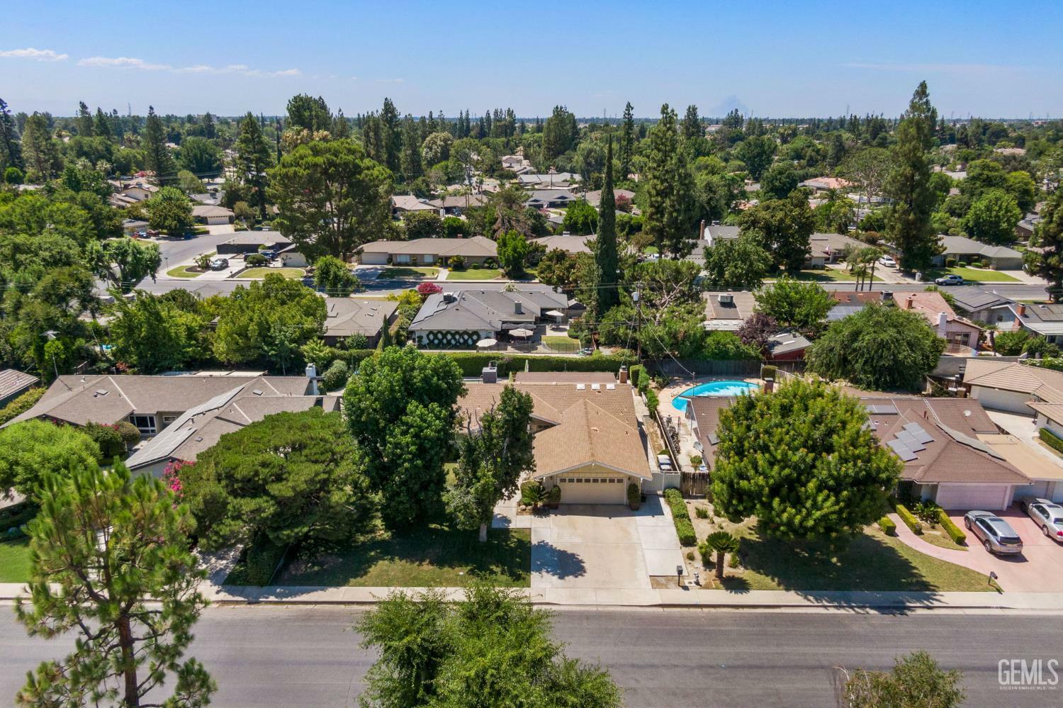 Property Photo: 601 Vista Verde Way CA 93309