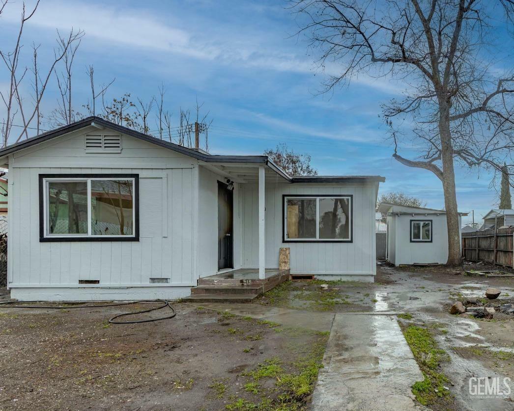 Property Photo: 710 Willow Drive CA 93308