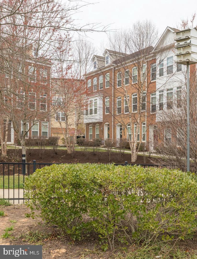Property Photo: 9427 Canonbury Square VA 22031