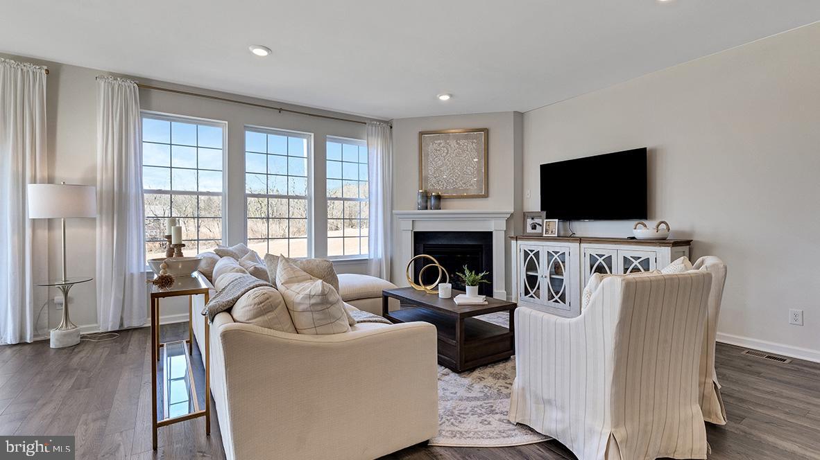 Property Photo: 132 Erica Lane PA 17512