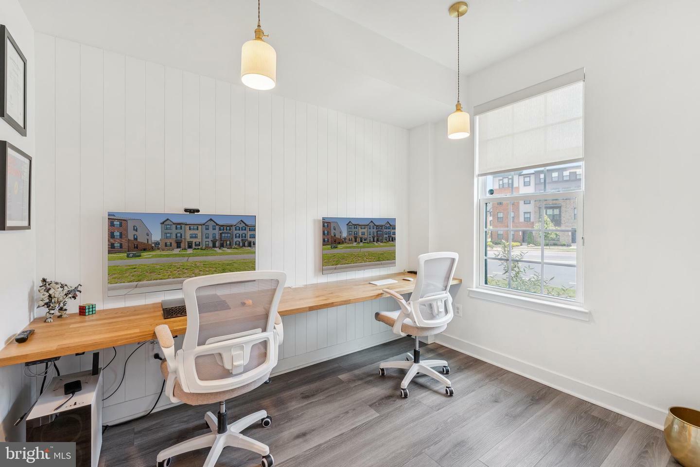 Property Photo: 14044 Sunrise Valley Drive VA 20171