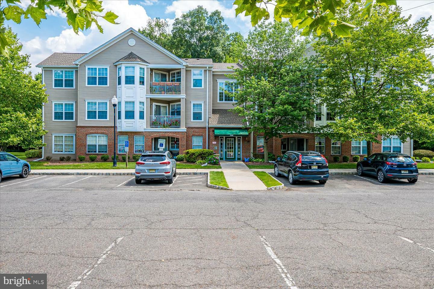 732 Mowat Circle  Hamilton NJ 08690 photo