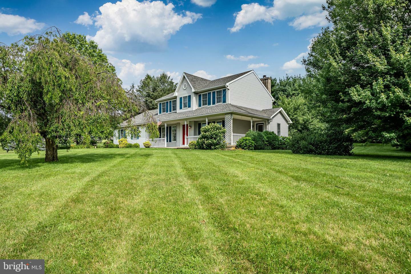Property Photo: 5751 Kingsfield Drive PA 17555
