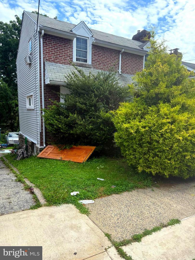 Property Photo: 7755 Parkview Road PA 19082