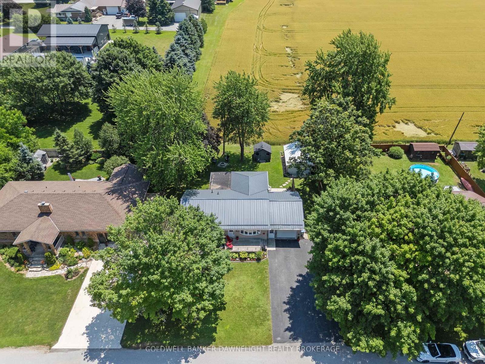 Property Photo: 21 York Crescent ON N0M 1X0