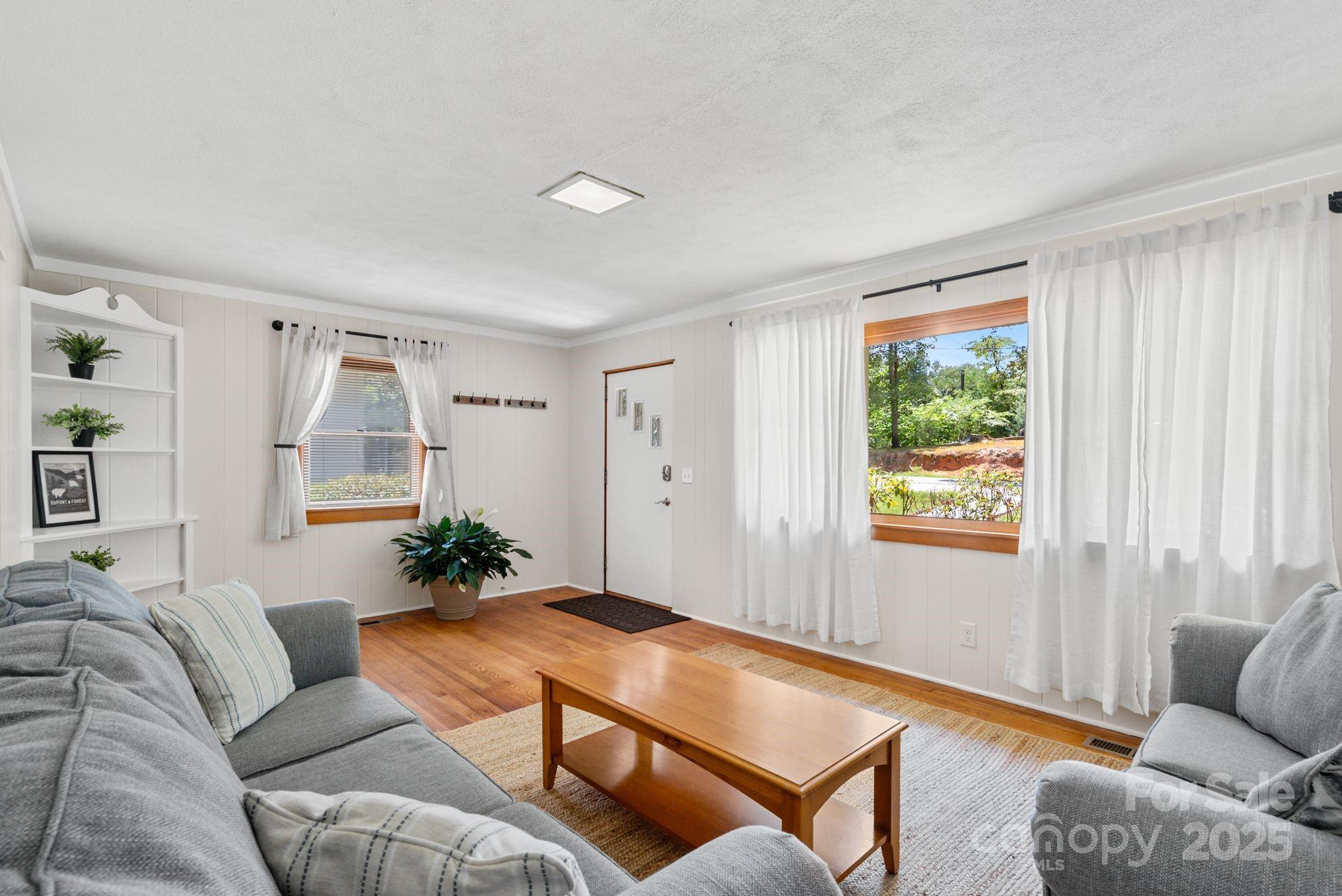Property Photo: 211 Woodland Road NC 28782