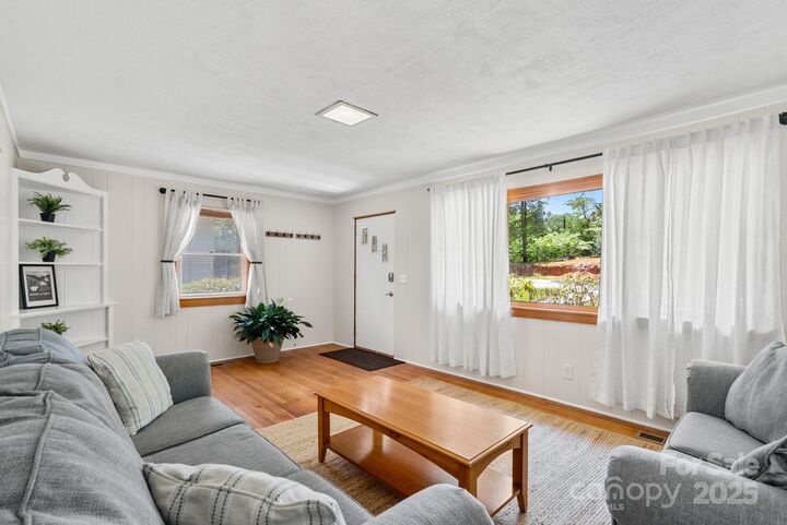 Property Photo: 211 Woodland Road NC 28782