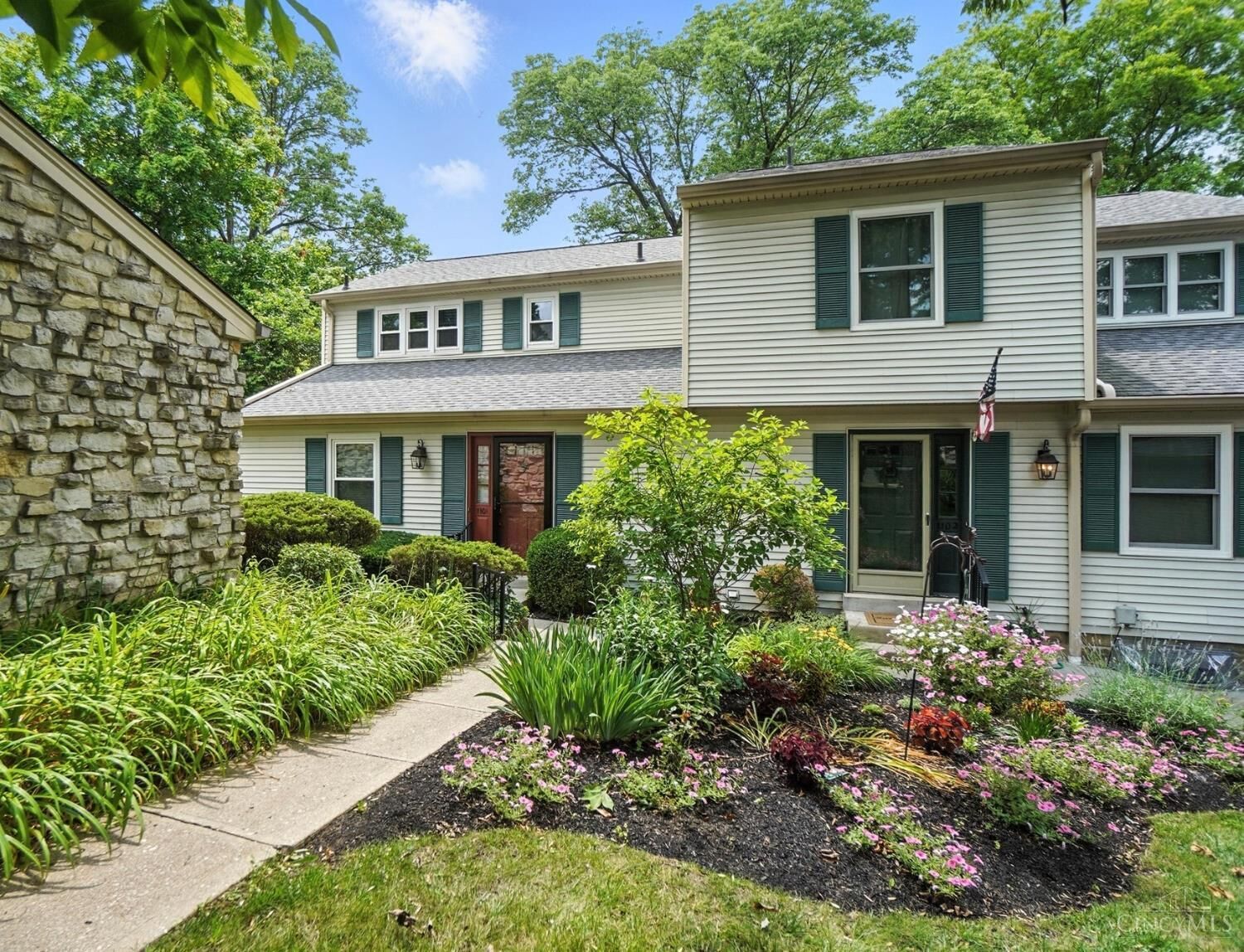 Property Photo:  1101 Shakertown Court  OH 45242 
