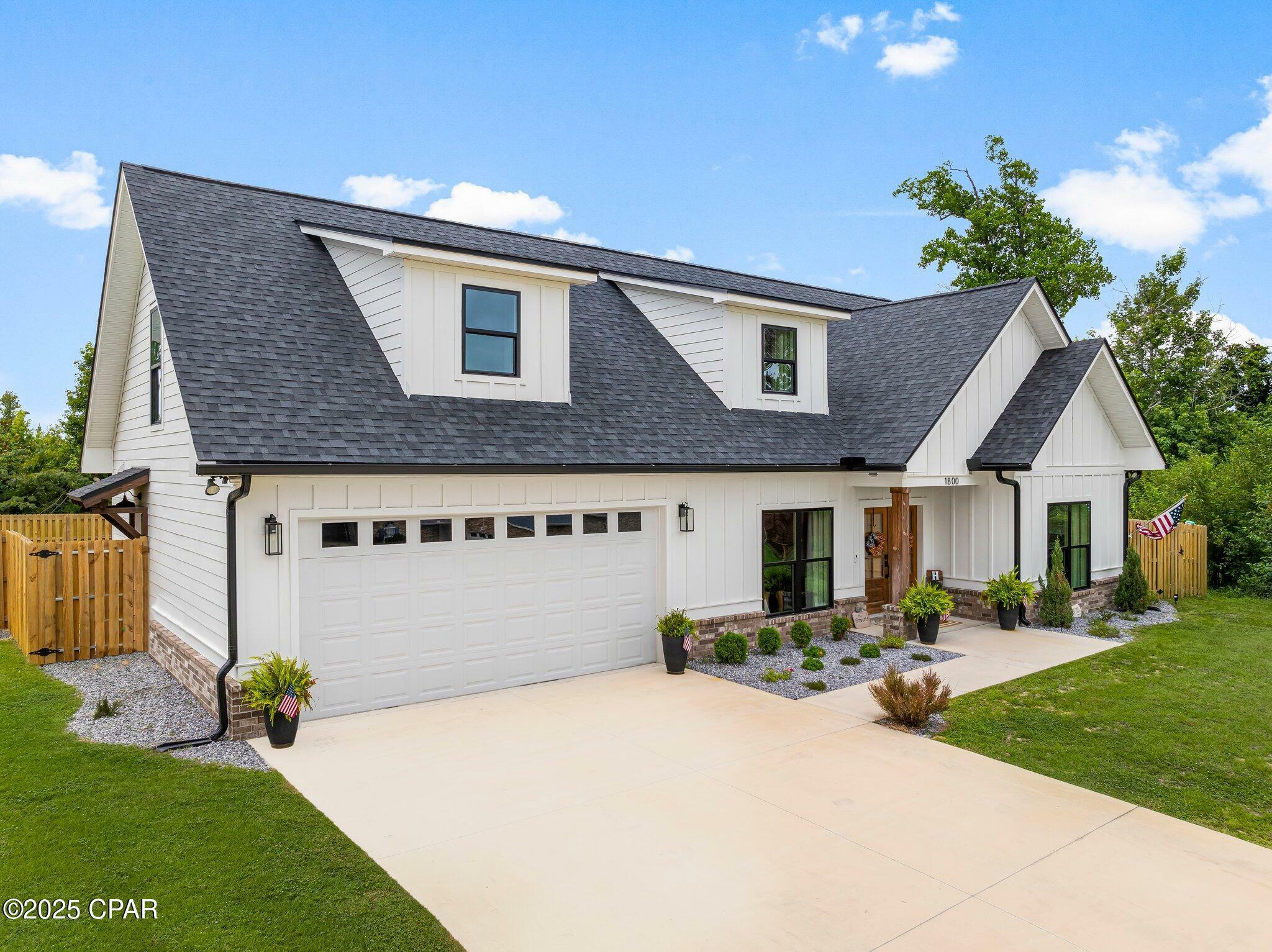 Property Photo: 1800 Echo Lane FL 32444