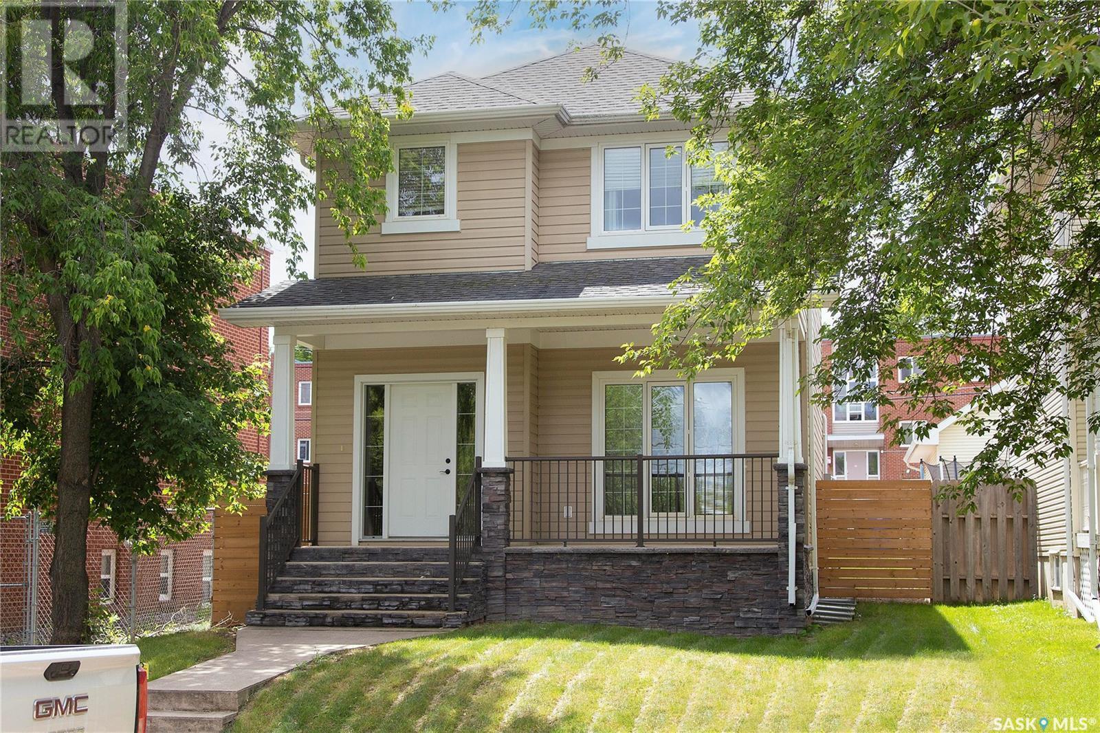 Property Photo: 23 19th Street E SK S6V 1J1