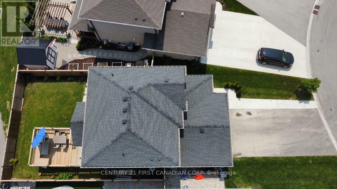 Property Photo: 226 Emery Street ON N5L 0A5