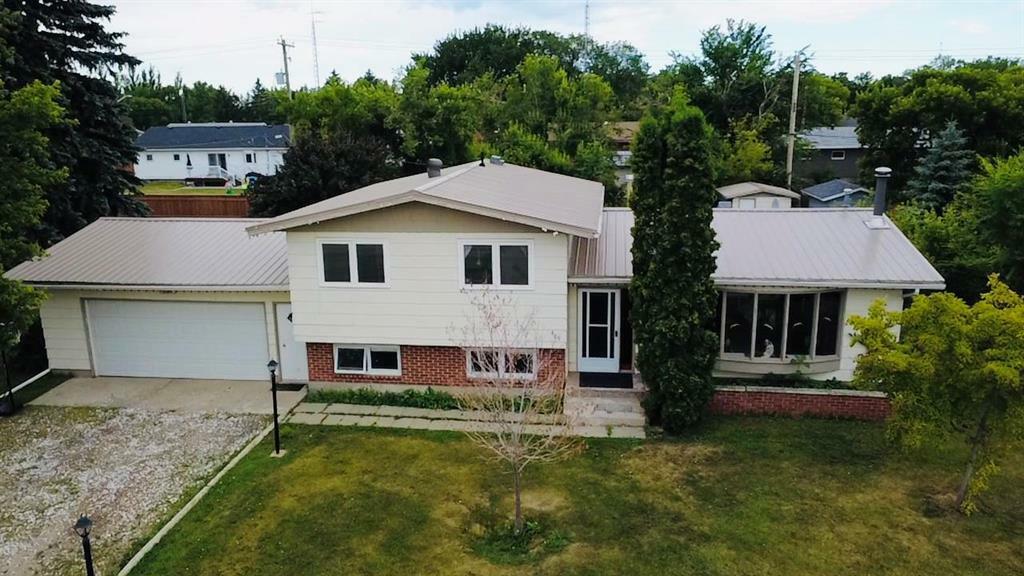 Property Photo: 409 Lovett Street South MB R0M 0M0