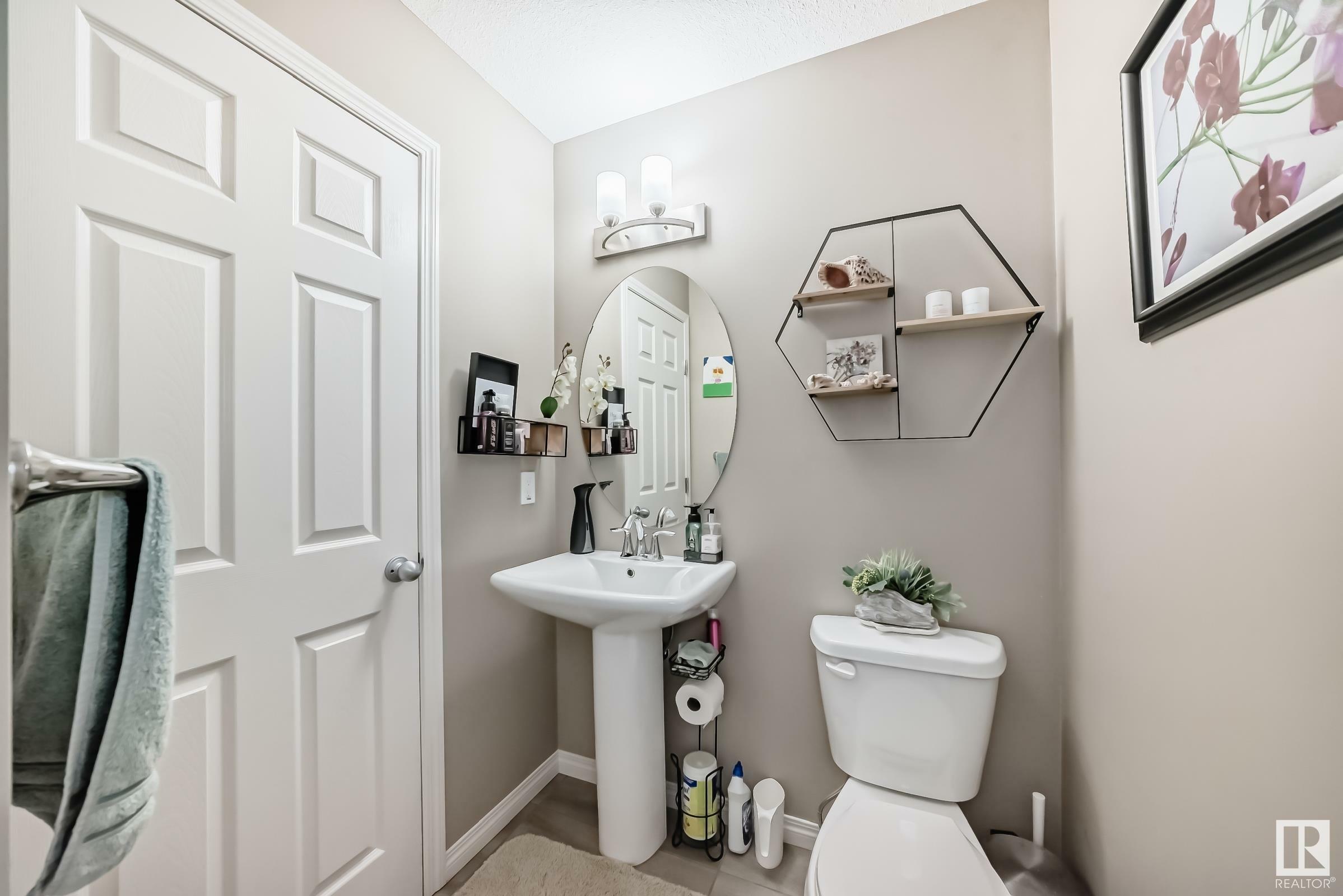 Property Photo: 5212 21 Avenue SW AB T6X 1V6