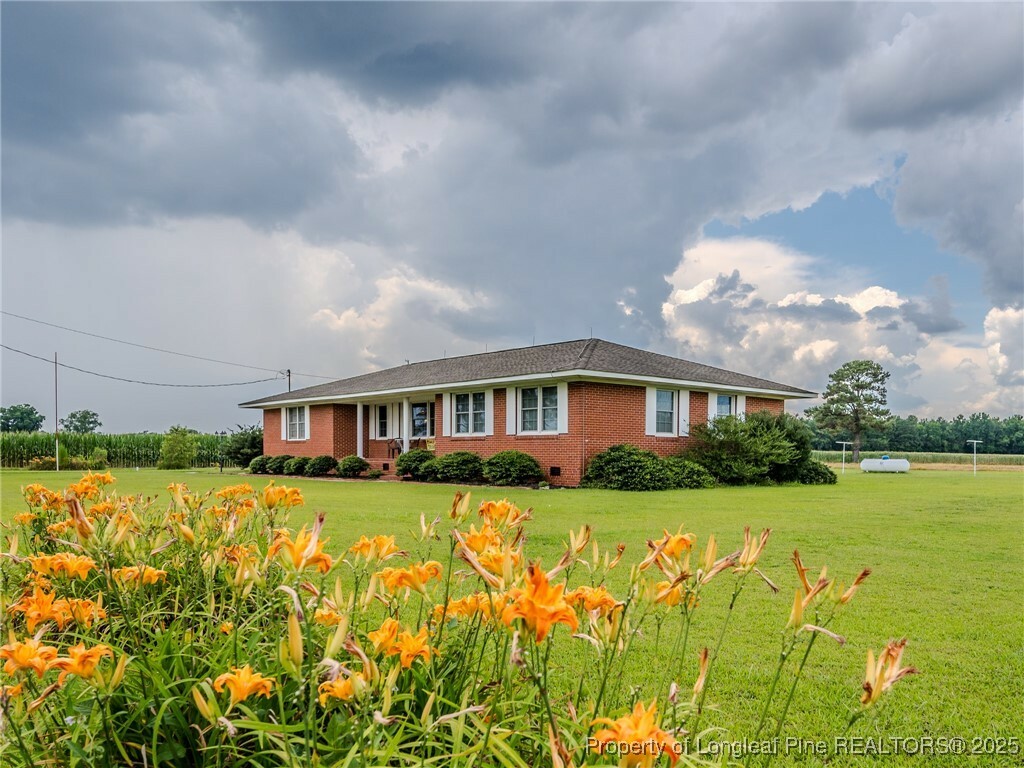 Property Photo: 2161 Bloomingdale Road NC 28369
