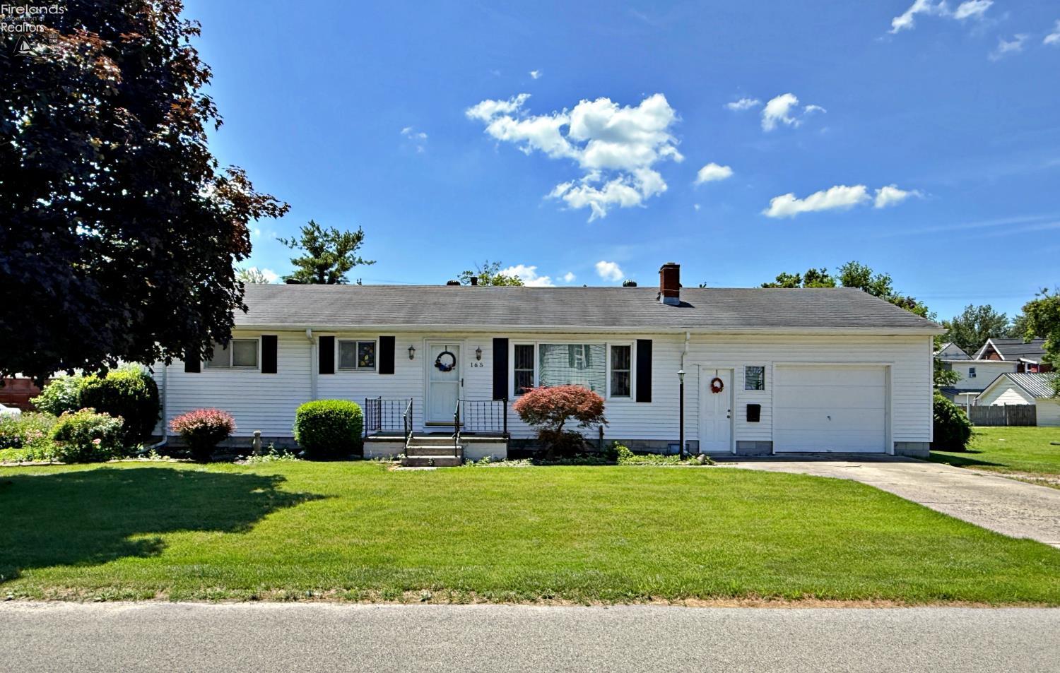 Property Photo: 165 Third Ave OH 44883