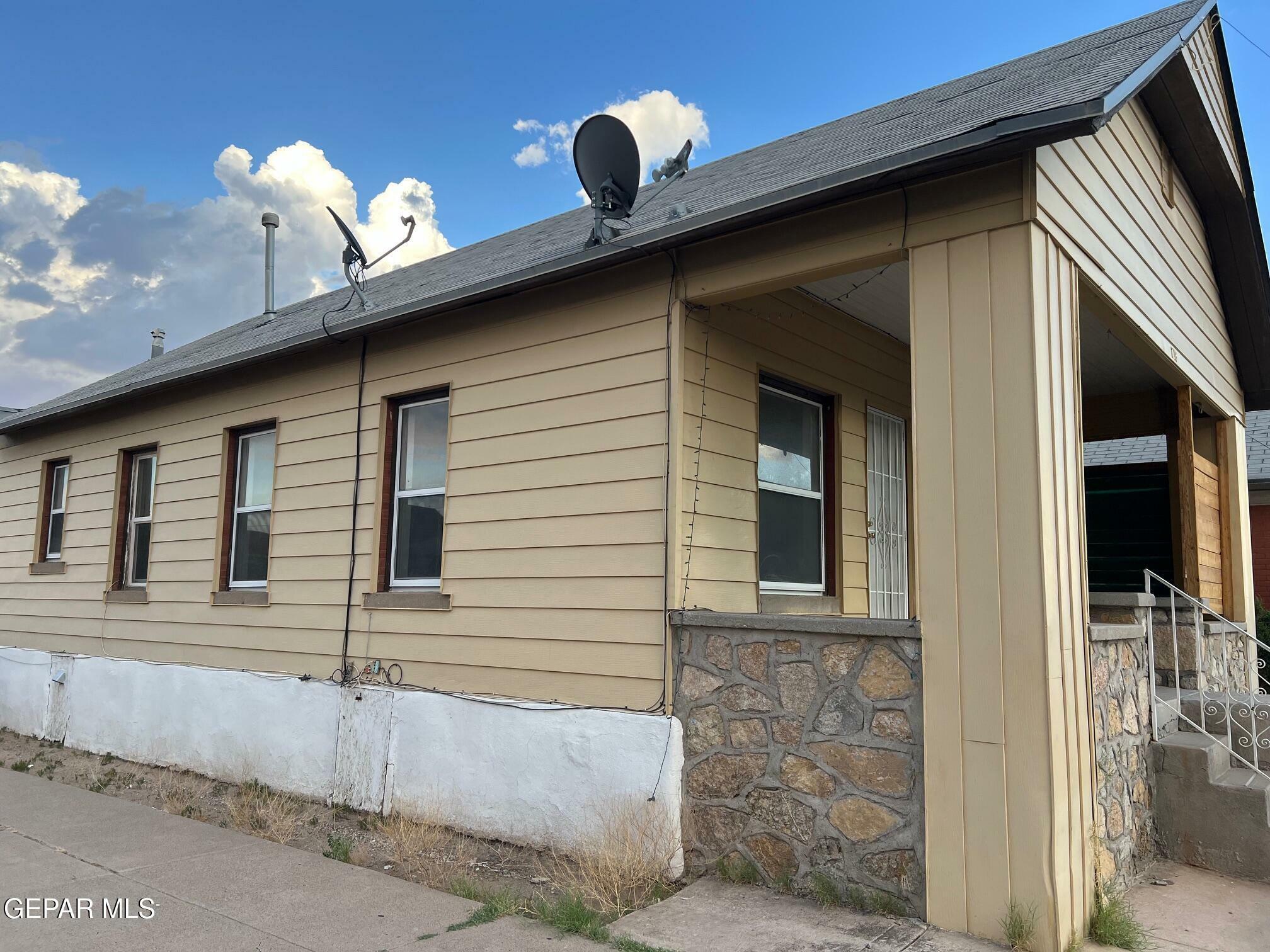 Property Photo:  1118 N Laurel Street  TX 79902 
