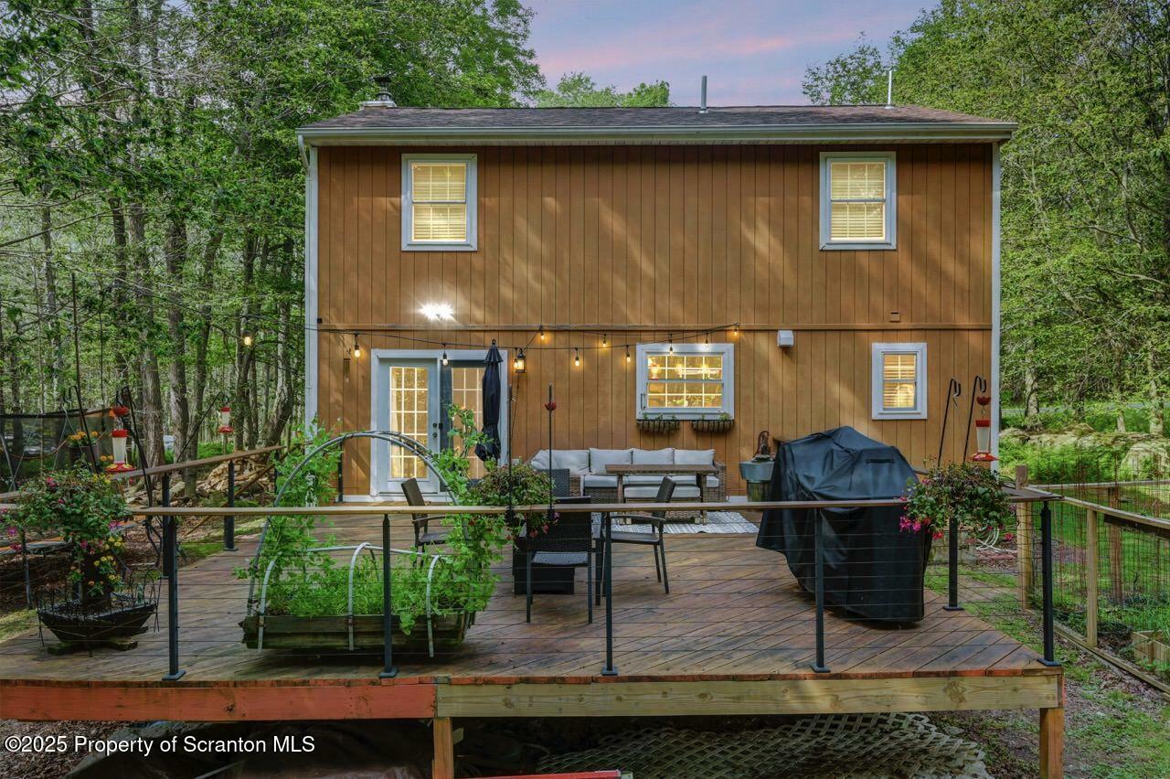 Property Photo: 1047 Kiowa Trail PA 18424