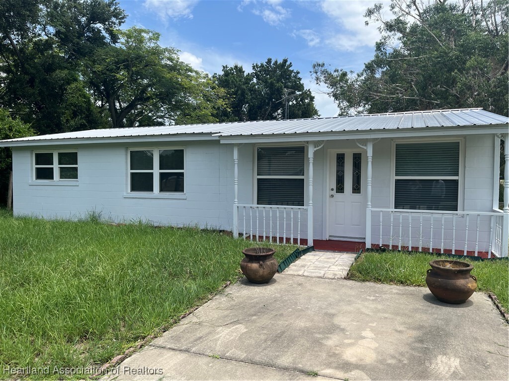 Property Photo: 951 Lake June Road FL 33852