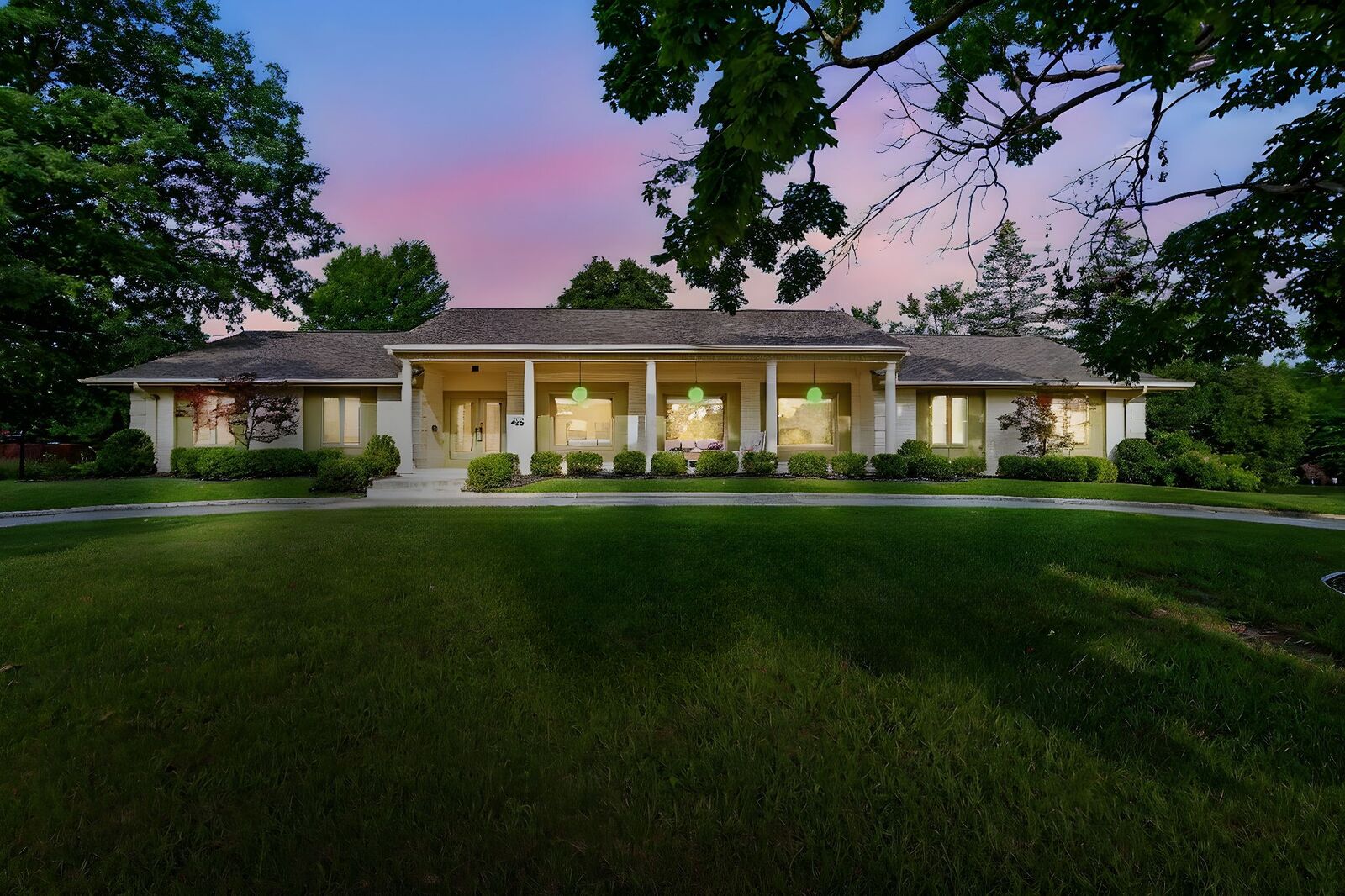Property Photo: 4130 Beaver Avenue IA 50310