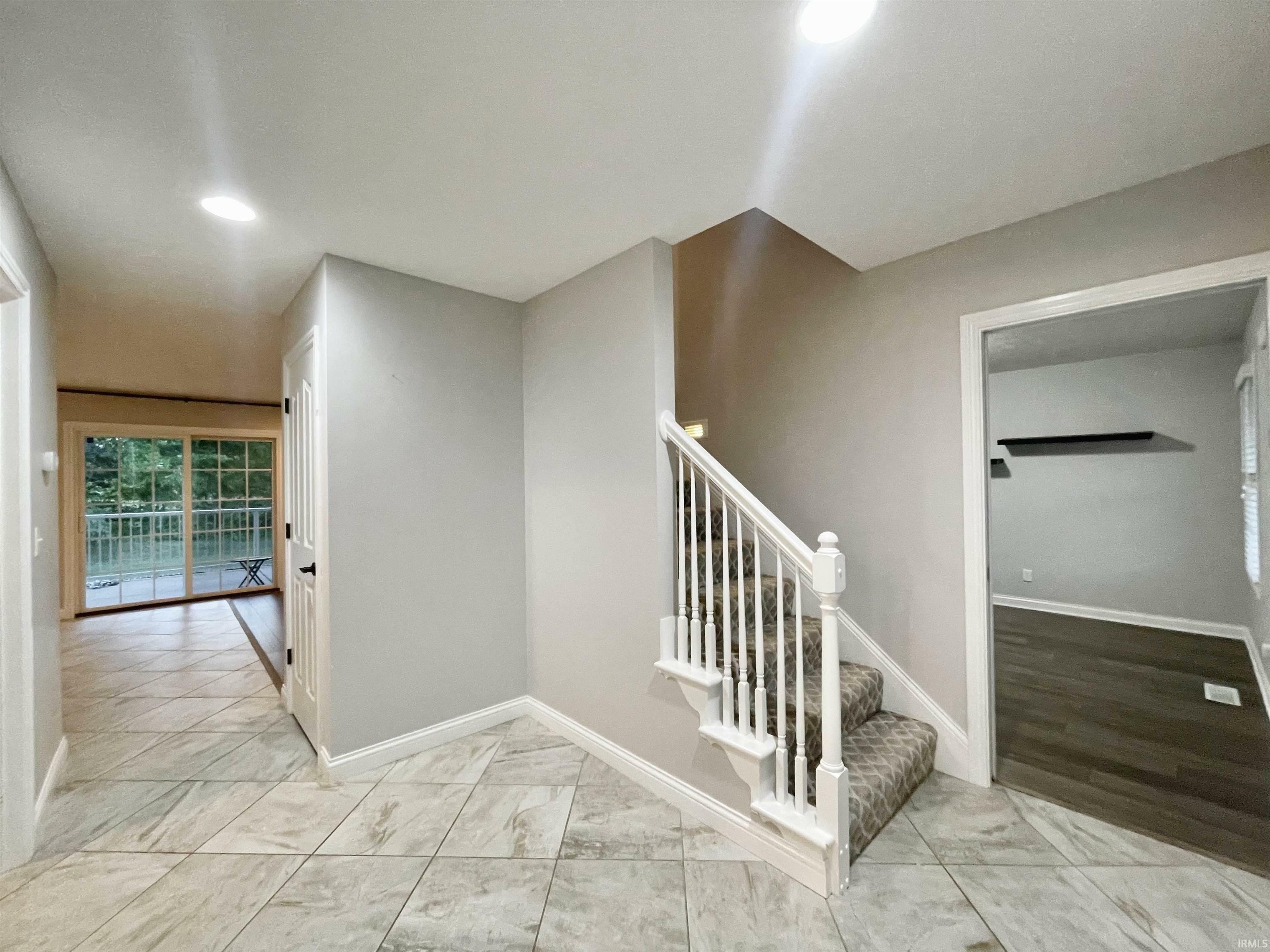Property Photo:  15018 Kingsmont Drive  IN 47725-6406 