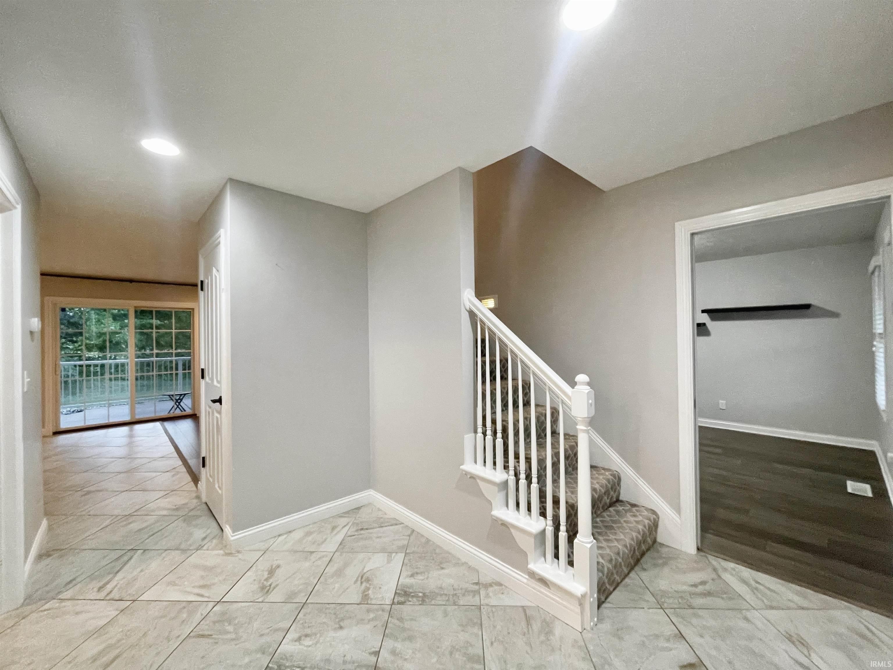 Property Photo:  15018 Kingsmont Drive  IN 47725-6406 