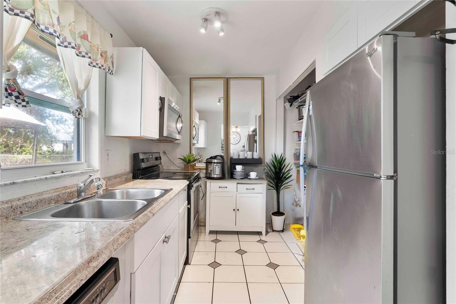 Property Photo: 4654 Alhama Street FL 32811