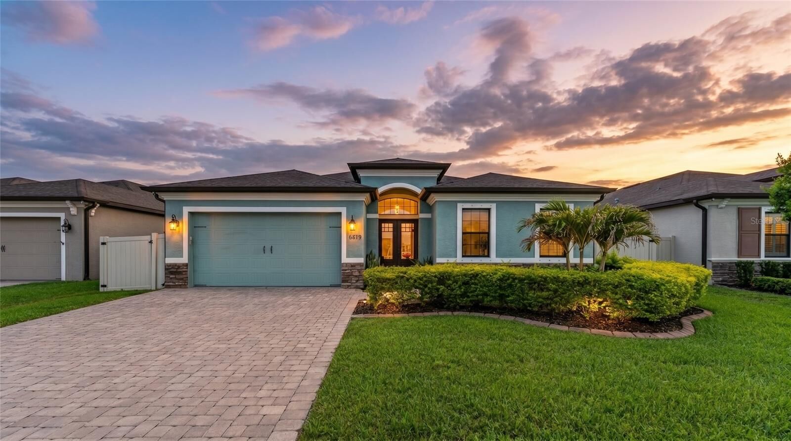 Property Photo:  6619 35th Court E  FL 34243 