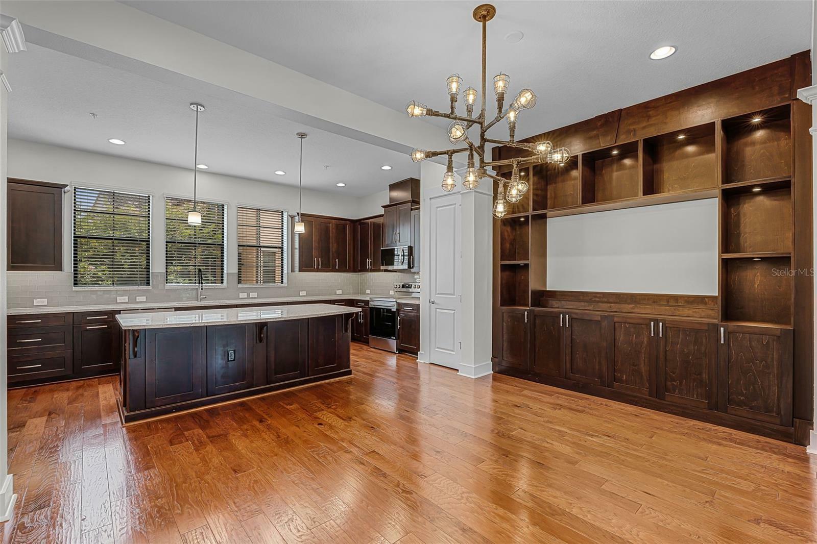 Property Photo: 4562 Lower Park Road FL 32814