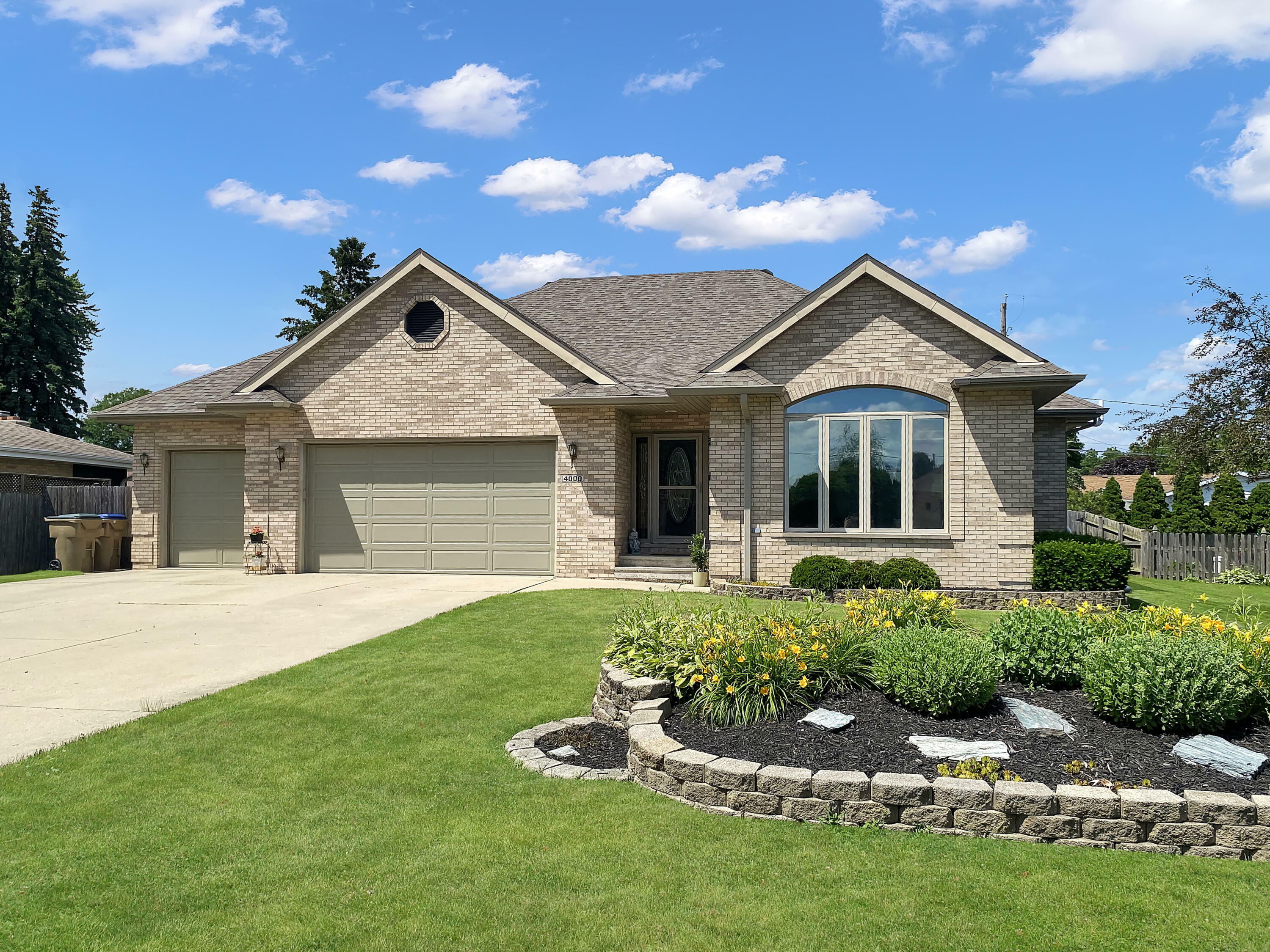 Property Photo: 4000 86th Pl WI 53158