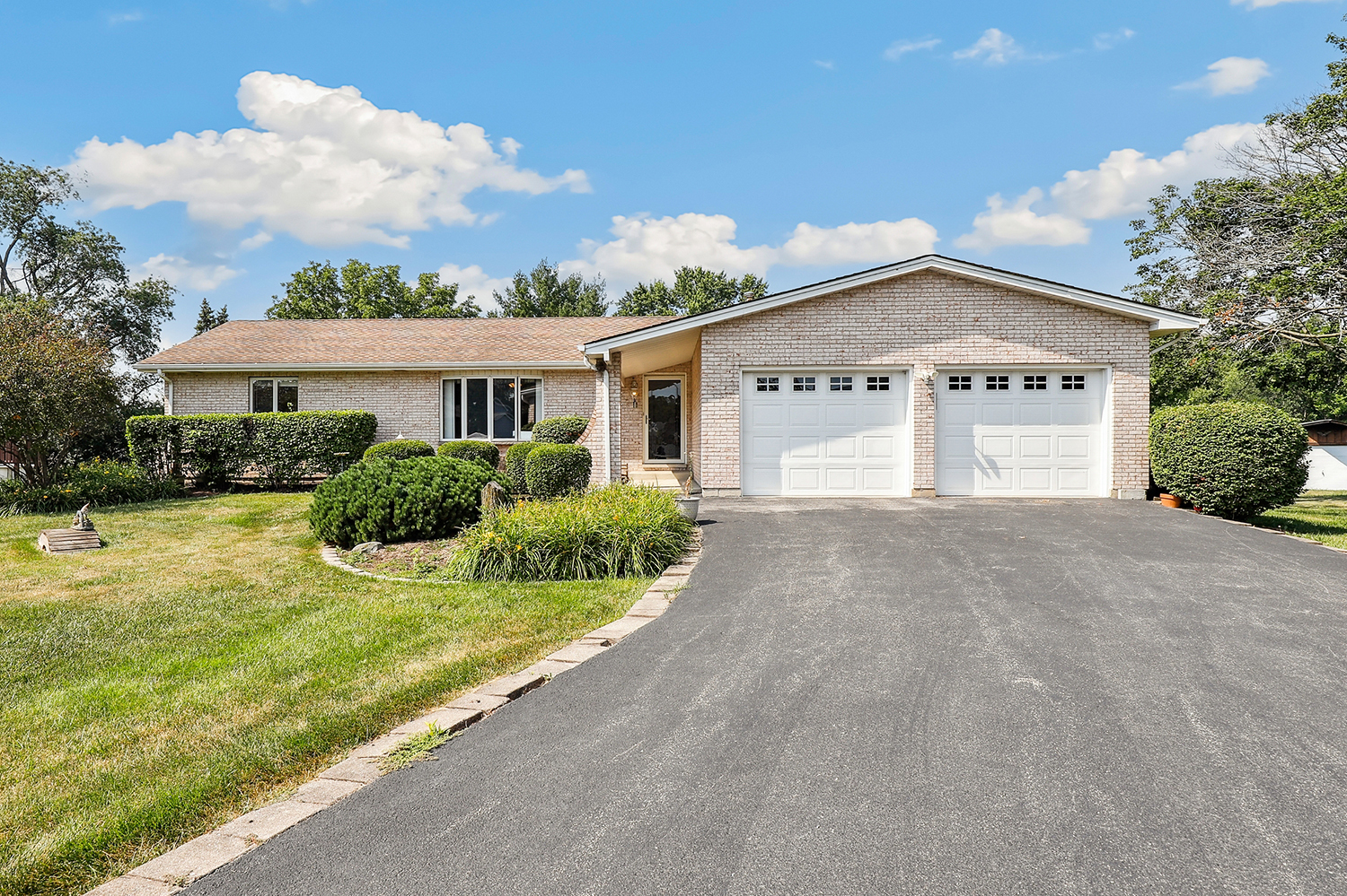 Property Photo: 17257 W Rich Court IL 60421