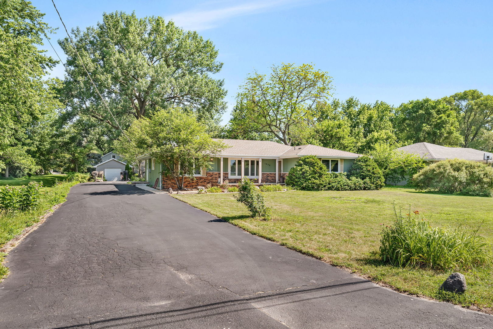 Property Photo: 1020 E 5th Street IL 60416
