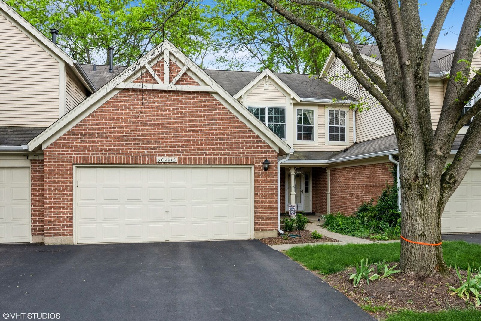 Property Photo:  30W012 Laurel Court  IL 60555 