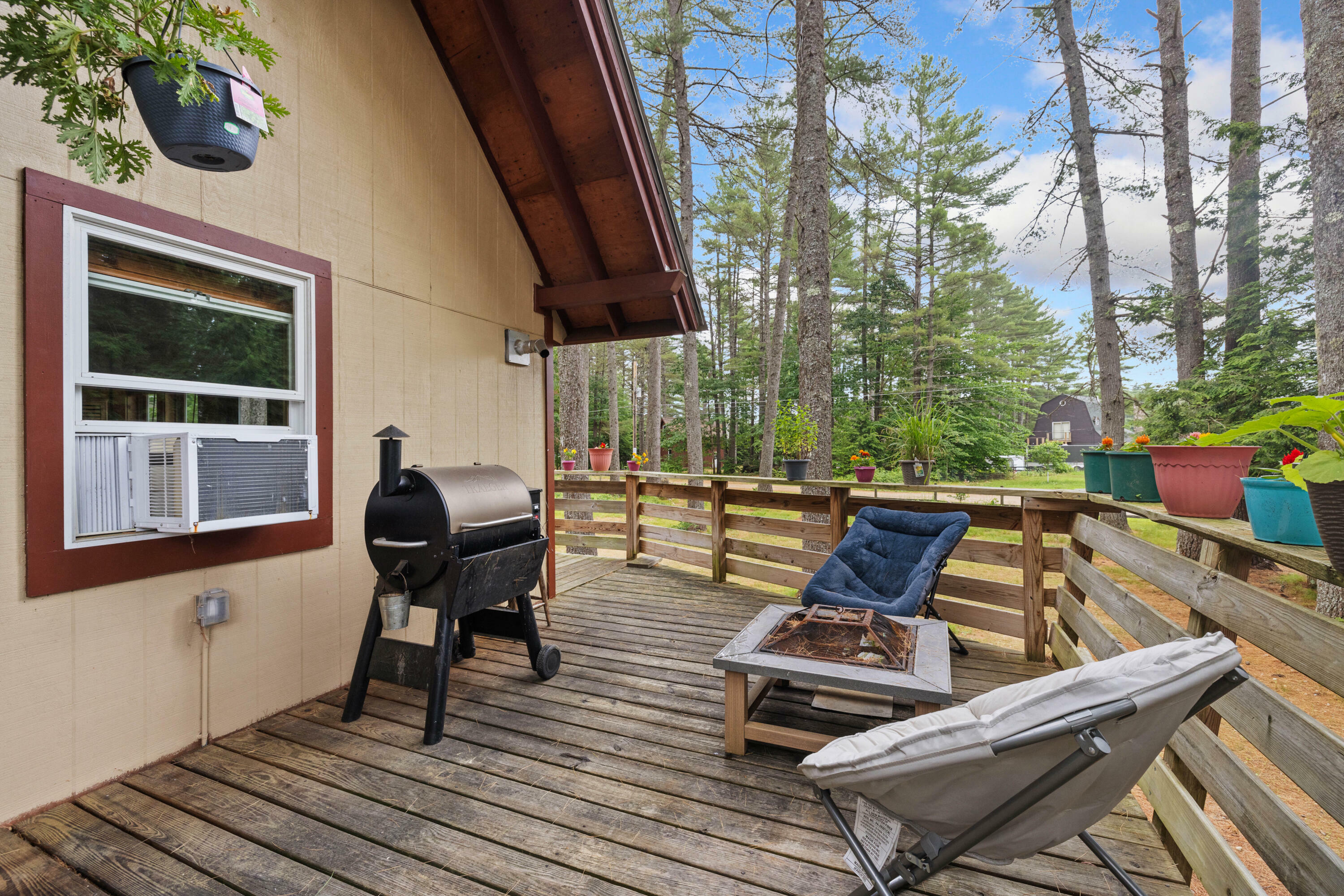 Property Photo: 11 Ridgewood Drive ME 04027