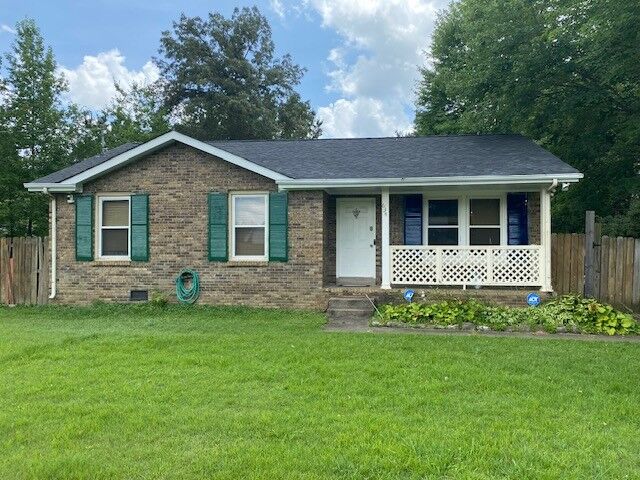 Property Photo:  634 Inver Ln  TN 37042 