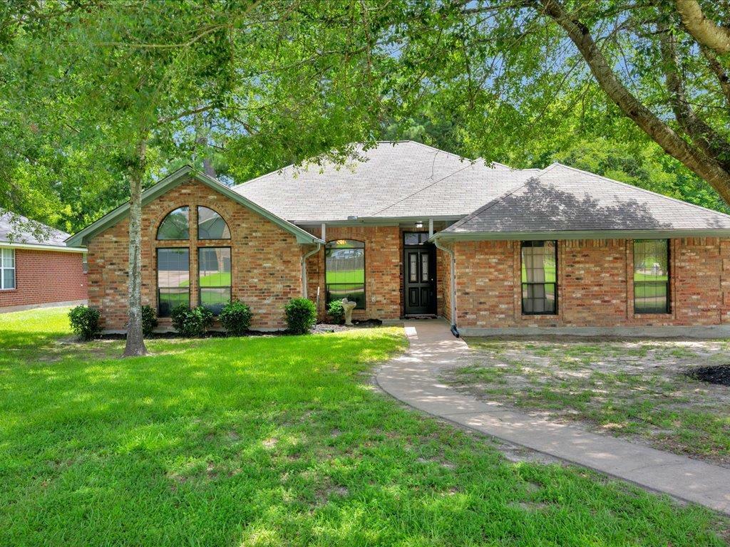 Property Photo: 602 April Dr TX 75904