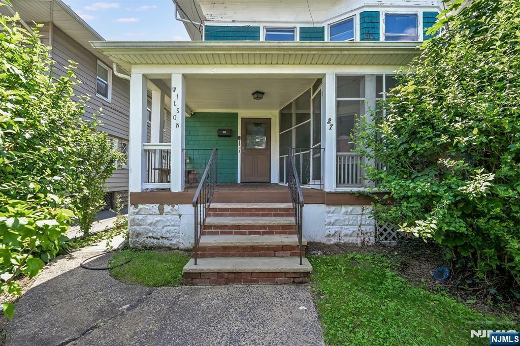 Property Photo:  27 Willow Street  NJ 07042 