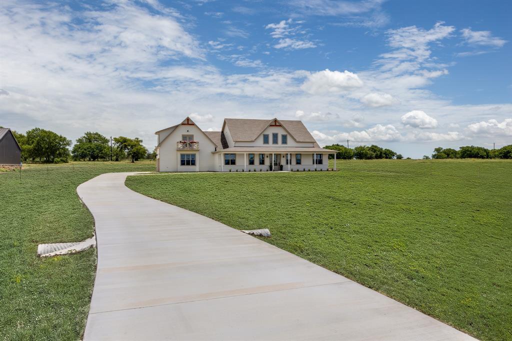 Property Photo: 150 Quail Run Court TX 76234