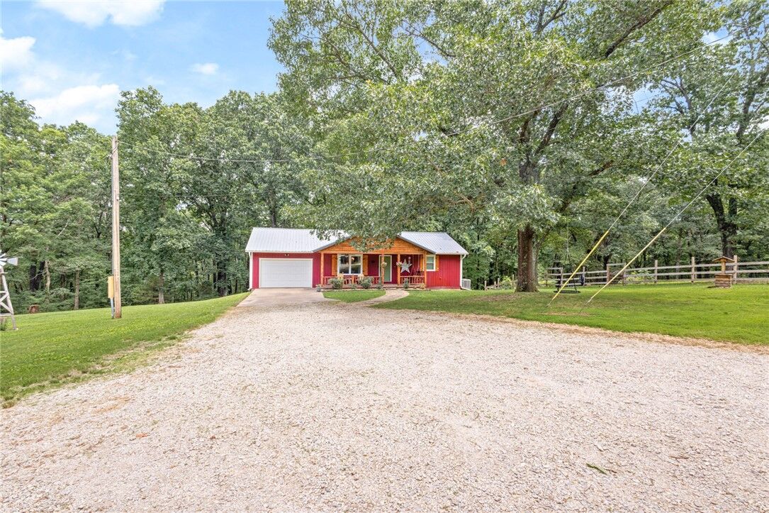 Property Photo: 16590 Roughton Lane AR 72751