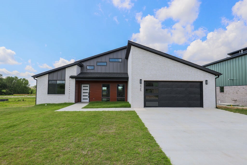 4945 Weeping Willow Avenue  Springdale AR 72764 photo