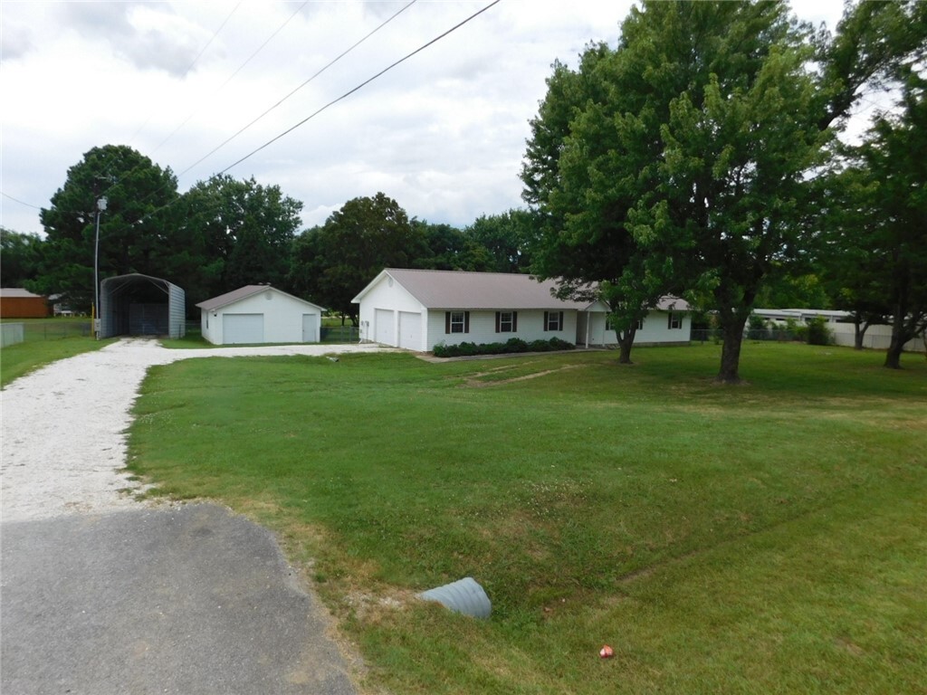 Property Photo: 3588 E Heritage Parkway AR 72730