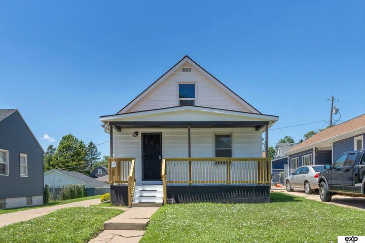 Property Photo: 3560 S 40th Street NE 68105